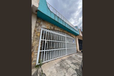 Casa à venda com 161m², 3 quartos e 2 vagas Casa à venda com 161m², 3 quartos e 2 vagasFachada