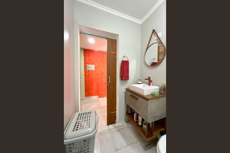 Casa à venda com 161m², 3 quartos e 2 vagas Casa à venda com 161m², 3 quartos e 2 vagasBanheiro Corredor