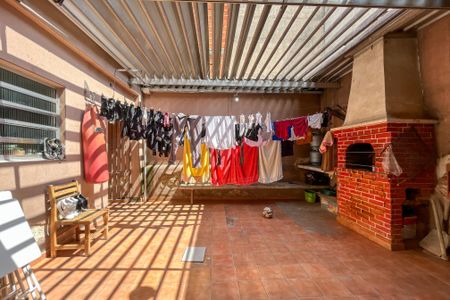 Casa à venda com 161m², 3 quartos e 2 vagas Casa à venda com 161m², 3 quartos e 2 vagasQuintal