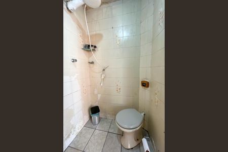 Casa à venda com 161m², 3 quartos e 2 vagas Casa à venda com 161m², 3 quartos e 2 vagasBanheiro externo