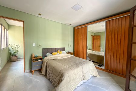 Casa à venda com 161m², 3 quartos e 2 vagas Casa à venda com 161m², 3 quartos e 2 vagasSuíte