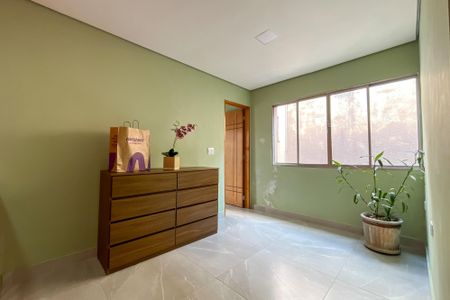 Casa à venda com 161m², 3 quartos e 2 vagas Casa à venda com 161m², 3 quartos e 2 vagasHall