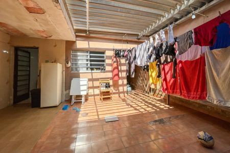 Casa à venda com 161m², 3 quartos e 2 vagas Casa à venda com 161m², 3 quartos e 2 vagasQuintal