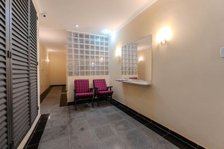 Apartamento à venda com 106m², 2 quartos e sem vaga Apartamento à venda com 106m², 2 quartos e sem vagaHall de entrada