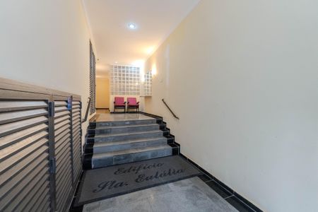 Apartamento à venda com 106m², 2 quartos e sem vaga Apartamento à venda com 106m², 2 quartos e sem vagaHall de entrada