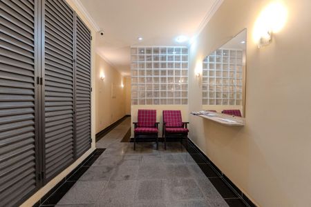 Apartamento à venda com 106m², 2 quartos e sem vaga Apartamento à venda com 106m², 2 quartos e sem vagaHall de entrada