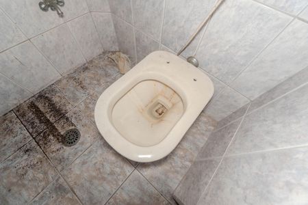 Apartamento à venda com 106m², 2 quartos e sem vaga Apartamento à venda com 106m², 2 quartos e sem vagaBanheiro de serviço