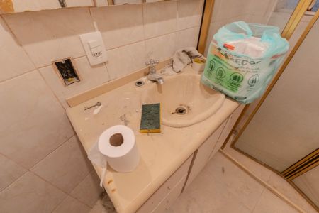 Apartamento à venda com 106m², 2 quartos e sem vaga Apartamento à venda com 106m², 2 quartos e sem vagaBanheiro