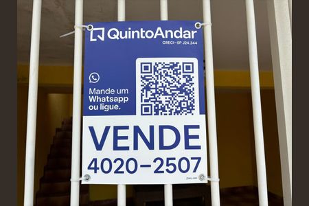 Casa à venda com 200m², 2 quartos e 2 vagas Casa à venda com 200m², 2 quartos e 2 vagasPlaca