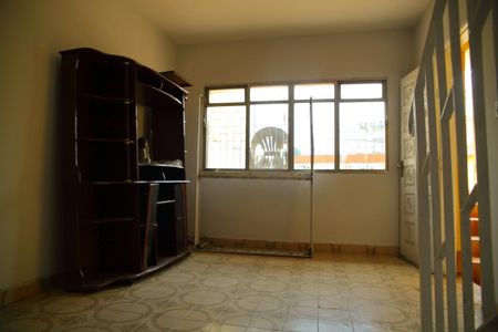 Casa à venda com 200m², 2 quartos e 2 vagasSala - casa 1 