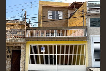 Casa à venda com 200m², 2 quartos e 2 vagasFachada 
