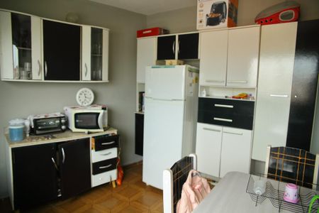 Casa à venda com 200m², 2 quartos e 2 vagasCozinha casa 3 