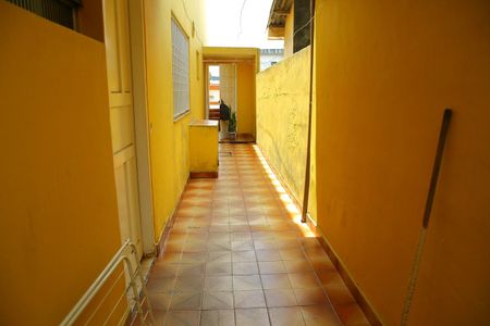 Casa à venda com 200m², 2 quartos e 2 vagasQuintal lateral 