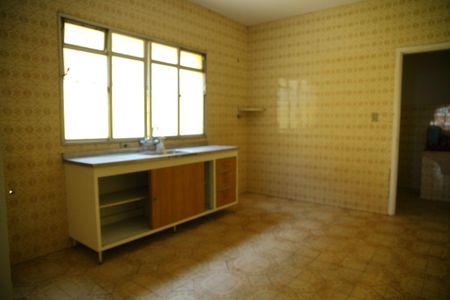 Casa à venda com 200m², 2 quartos e 2 vagasCozinha casa 1 