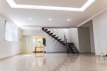 Casa para alugar com 3 quartos, 320m² em Asa Sul, Brasília