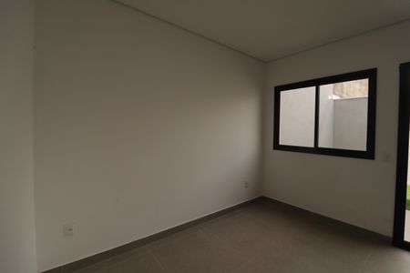 Casa à venda com 129m², 2 quartos e 4 vagasSala