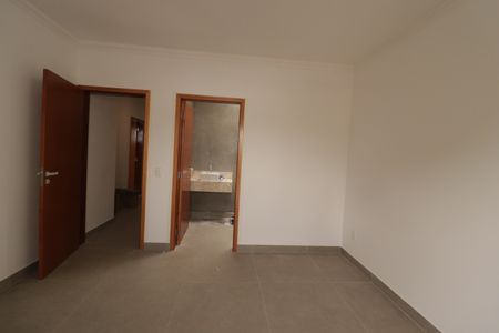 Casa à venda com 129m², 2 quartos e 4 vagasSuíte