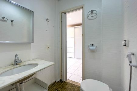 Banheiro Social de apartamento para alugar com 1 quarto, 45m² em Vila Mariana, São Paulo