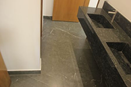 Casa para alugar com 125m², 3 quartos e 2 vagasBanheiro social dos quartos