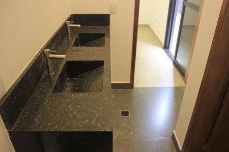 Casa para alugar com 125m², 3 quartos e 2 vagasBanheiro social dos quartos