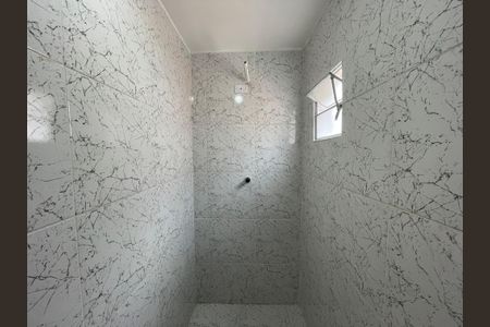 Banheiro de kitnet/studio para alugar com 1 quarto, 25m² em Vila Tiradentes, São Paulo