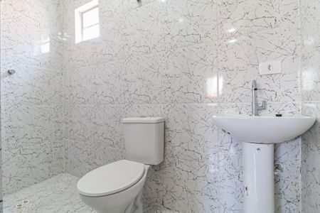 Banheiro de apartamento para alugar com 1 quarto, 25m² em Vila Tiradentes, São Paulo