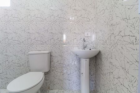 Banheiro de apartamento para alugar com 1 quarto, 25m² em Vila Tiradentes, São Paulo