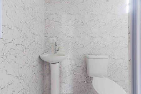 Banheiro Social de kitnet/studio para alugar com 1 quarto, 25m² em Vila Tiradentes, São Paulo