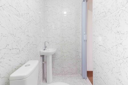 Banheiro Social de kitnet/studio para alugar com 1 quarto, 25m² em Vila Polopoli, São Paulo