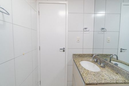 Apartamento à venda com 154m², 3 quartos e 2 vagas Apartamento à venda com 154m², 3 quartos e 2 vagasBanheiro da Suíte 1