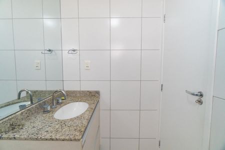 Apartamento à venda com 154m², 3 quartos e 2 vagas Apartamento à venda com 154m², 3 quartos e 2 vagasBanheiro da Suíte 2