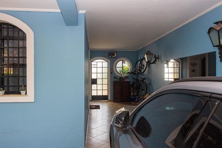 Casa à venda com 300m², 4 quartos e 5 vagas Casa à venda com 300m², 4 quartos e 5 vagasGaragem