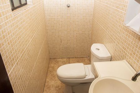 Casa à venda com 300m², 4 quartos e 5 vagas Casa à venda com 300m², 4 quartos e 5 vagasBanheiro de serviço