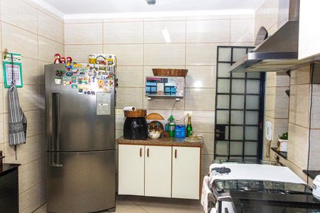 Casa à venda com 300m², 4 quartos e 5 vagas Casa à venda com 300m², 4 quartos e 5 vagasCozinha