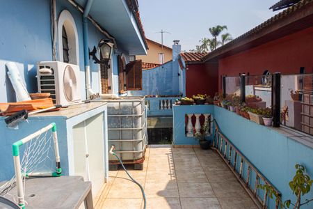 Casa à venda com 300m², 4 quartos e 5 vagas Casa à venda com 300m², 4 quartos e 5 vagasPiscina