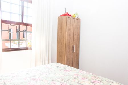 Casa à venda com 300m², 4 quartos e 5 vagas Casa à venda com 300m², 4 quartos e 5 vagasQuarto 1