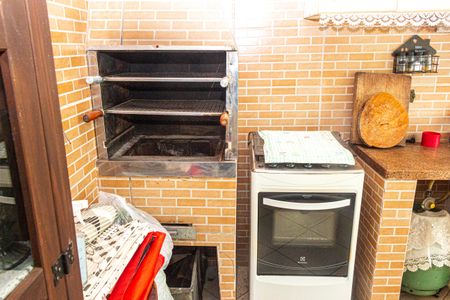 Casa à venda com 300m², 4 quartos e 5 vagas Casa à venda com 300m², 4 quartos e 5 vagasEspaço Gourmet