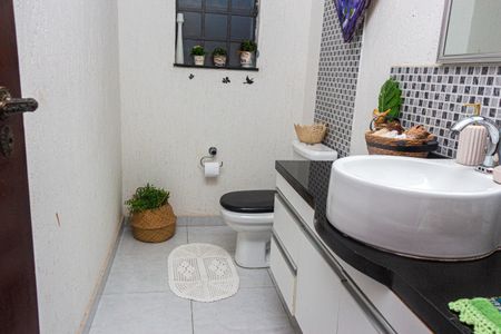 Casa à venda com 300m², 4 quartos e 5 vagas Casa à venda com 300m², 4 quartos e 5 vagasLavabo