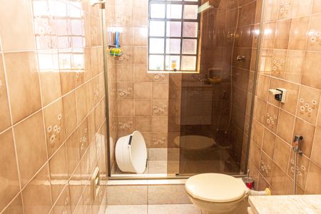 Casa à venda com 300m², 4 quartos e 5 vagas Casa à venda com 300m², 4 quartos e 5 vagasBanheiro