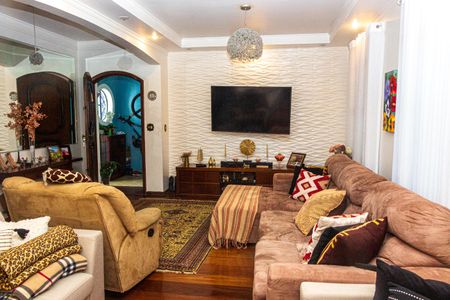 Casa à venda com 300m², 4 quartos e 5 vagas Casa à venda com 300m², 4 quartos e 5 vagasSala