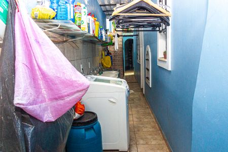 Casa à venda com 300m², 4 quartos e 5 vagas Casa à venda com 300m², 4 quartos e 5 vagasÁrea de Serviço