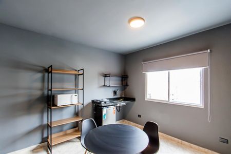 Cozinha de kitnet/studio para alugar com 1 quarto, 35m² em Cangaiba, São Paulo