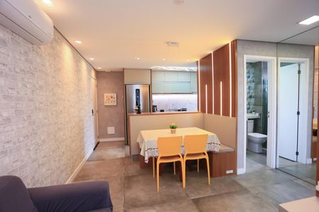 Sala  de apartamento à venda com 2 quartos, 50m² em Vila Suzana, São Paulo