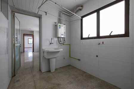 Apartamento à venda com 170m², 4 quartos e 2 vagas Apartamento à venda com 170m², 4 quartos e 2 vagasÁrea de Serviço