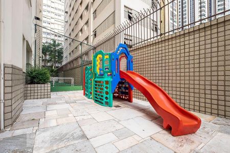 Apartamento à venda com 170m², 4 quartos e 2 vagas Apartamento à venda com 170m², 4 quartos e 2 vagasPlayground