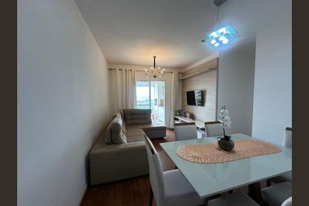 Sala de apartamento para alugar com 3 quartos, 85m² em Jardim Tupanci, Barueri