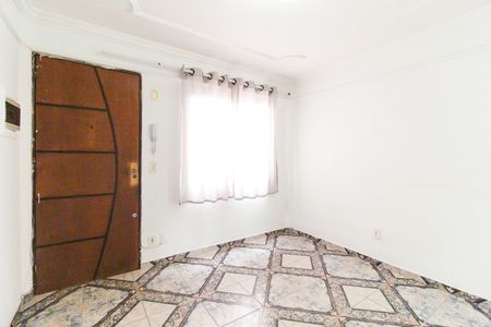 Sala de apartamento para alugar com 2 quartos, 44m² em Jardim Redil, São Paulo