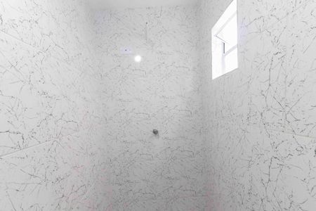 Banheiro de apartamento para alugar com 1 quarto, 13m² em Vila Tiradentes, São Paulo