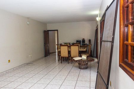 Sala de casa para alugar com 7 quartos, 400m² em Jardim Represa, São Paulo