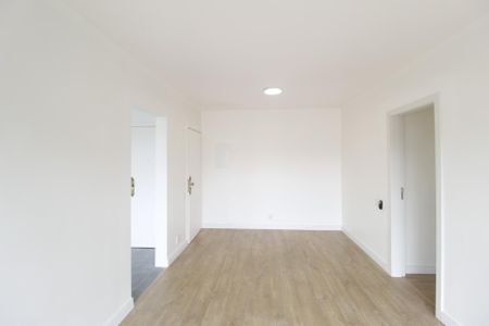 Sala de apartamento à venda com 3 quartos, 85m² em Santa Maria Goretti, Porto Alegre